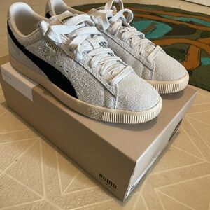 Puma Clyde Hairy Suede